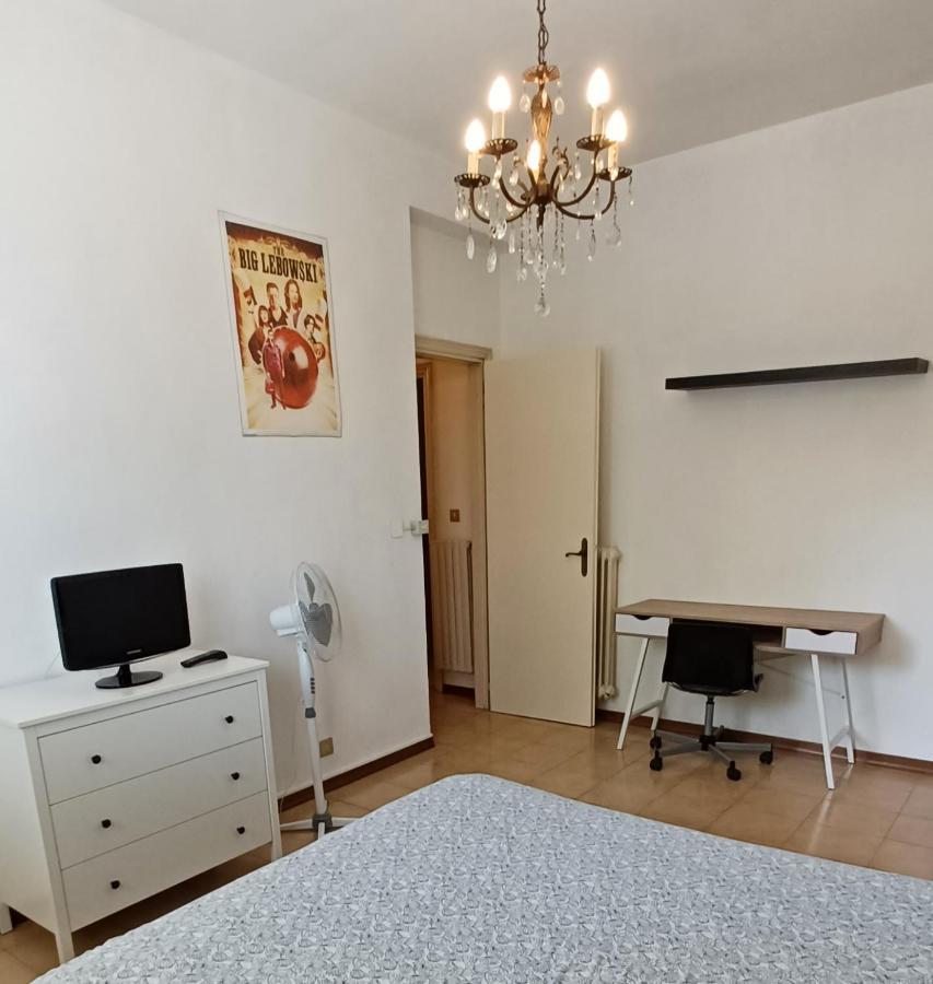 Luminosissimo Appartamento Viareggio Centro Exteriör bild